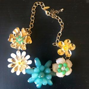 New York & Co green flower gold necklace